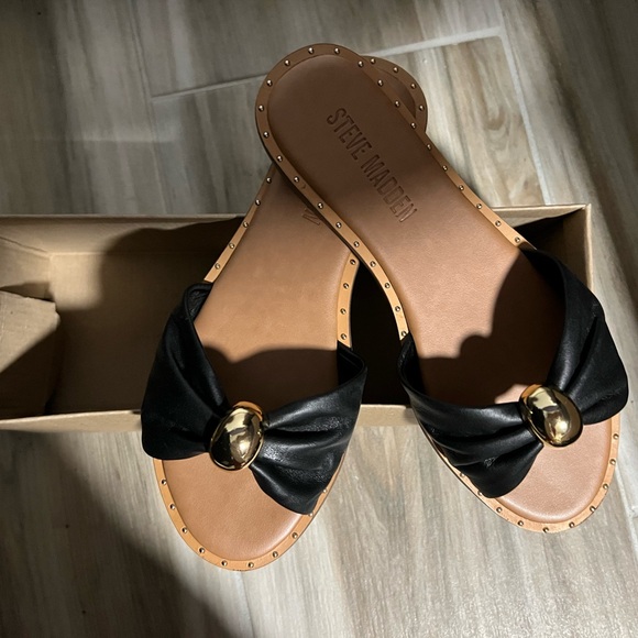 Steve Madden Shoes - Steve Madden Black and Tan Sandals with Gold Detail